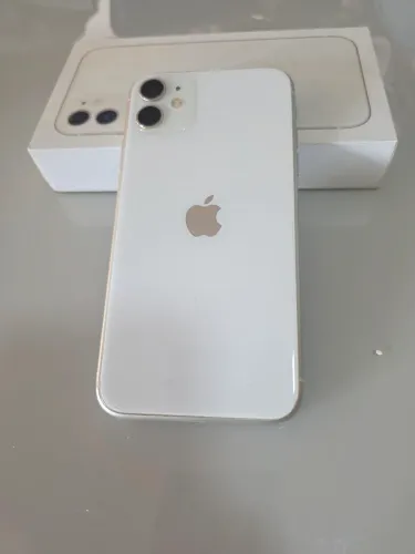 IPHONE 11, Bateria 66%