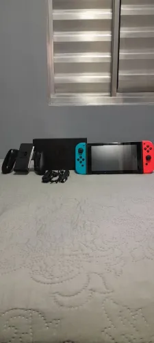Nintendo Switch V2 + Controle