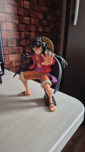Action figure one piece Luffy