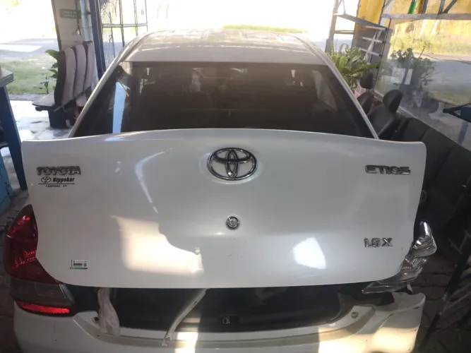Tampa Traseira Toyota Etios 2015 Sedan 