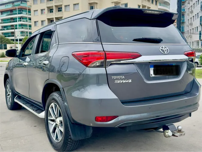 Toyota Hilux SW4 SRX 4X4 2.8 TDI 16V Dies. Aut. 2017