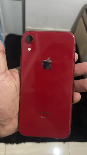 iPhone XR vermelho 64GB