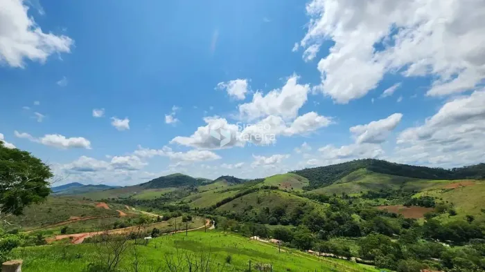 Lote para venda com 1.500 metros quadrados em condomínio fechado em Simão Pereira - MG