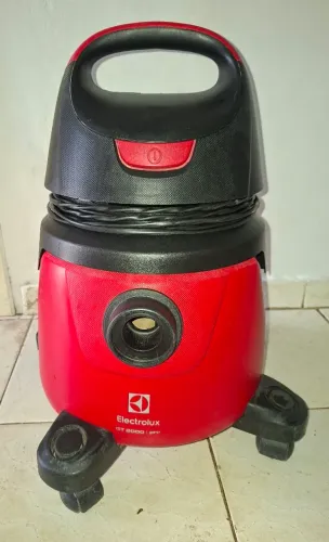 Vendo aspirador Electrolux (170,00) tel: *14