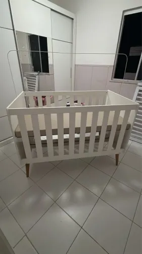 Berço americano que vira caminha .