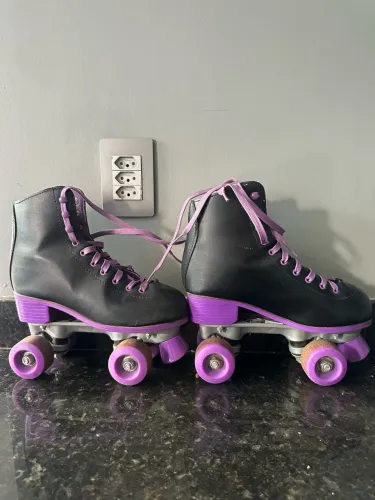 Patins preto com roxo