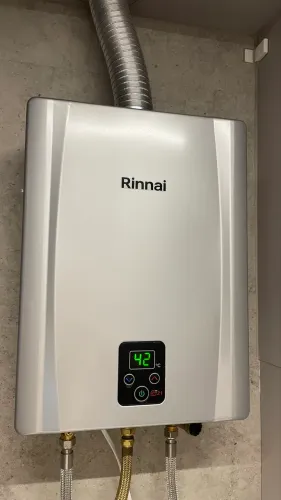 Aquecedor a Gás Rinnai 21L Prata - 1 mês de uso