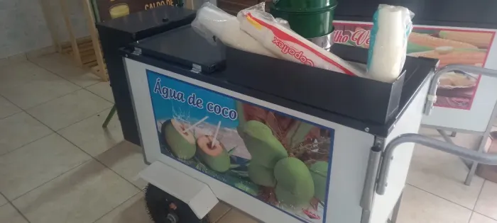CARRINHO DE ÁGUA DE COCO CEFAZ BRANCO RODAS PNEUMÁTICAS BL22P/GS