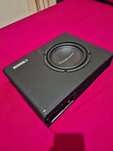Caixa Amplificada Slim de 8 polegadas 200 watts RMS - pode ser instalada