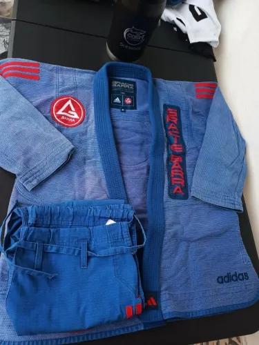 Kimono gracie barra adidas a1 usado Jiu-Jitsu 