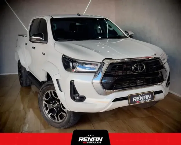 Toyota Hilux CD SRX Plus 4X4 2.8 TDI Die. Aut. 2024