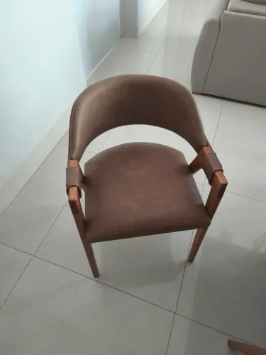 MESA MARISA 2,20X1,1 CANTO MOEDA COM 8 CADEIRAS VIENA MEL.TEC.COURINO 500 CLARO