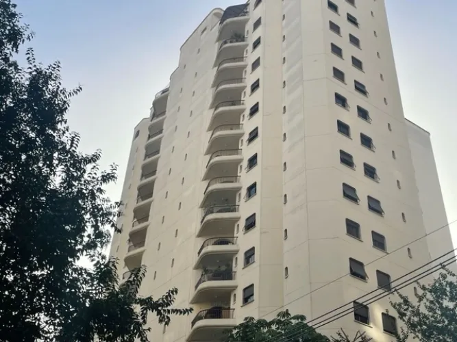 Apartamento com 170 m² de área útil, 4 Dormitórios sendo 1 suíte, Suíte com banheira, Sala