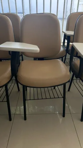 Cadeira universitária!!!