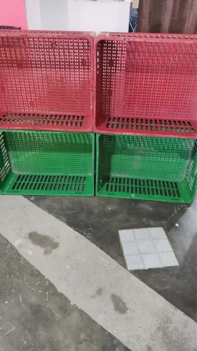 Vende-se 04 Caixas Plásticas (Galéias)