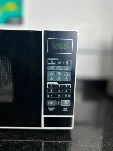 OFERTA! Micro-Ondas Midea 20L 700W
