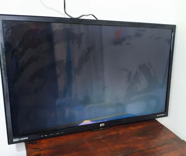 TV Semp Toshiba 32 plgds (Liga e tem som, mas sem imagem) - Para Conserto ou uso de Peças