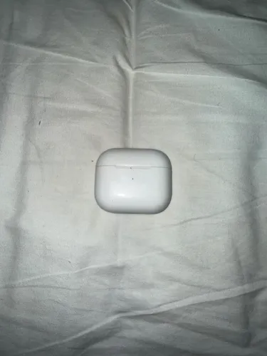 Apples Original AirPods 3? geração. Pouquíssimo usado e funcionado perfeitamente. Com Cabo
