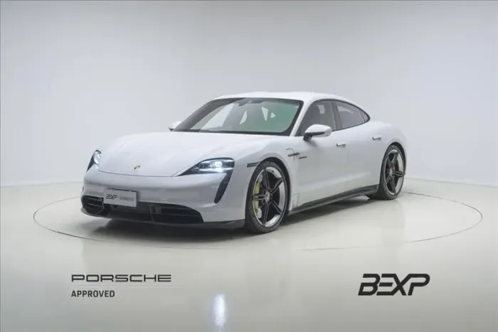 Porsche Taycan Turbo S (elétrico) 2020