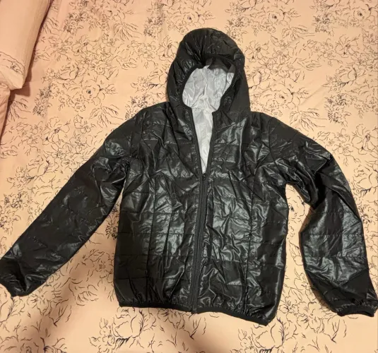 Dois casacos com forro para frio