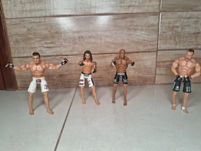 Coleção Bonecos Lutadores UFC - Jakks Pacific 2009