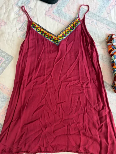 Vestido fino shein bordado geométrico