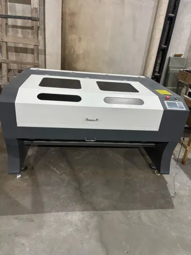 Máquina laser