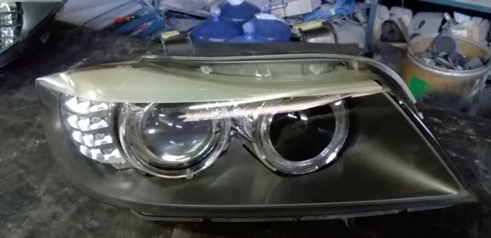 Farol BMW 320 2011