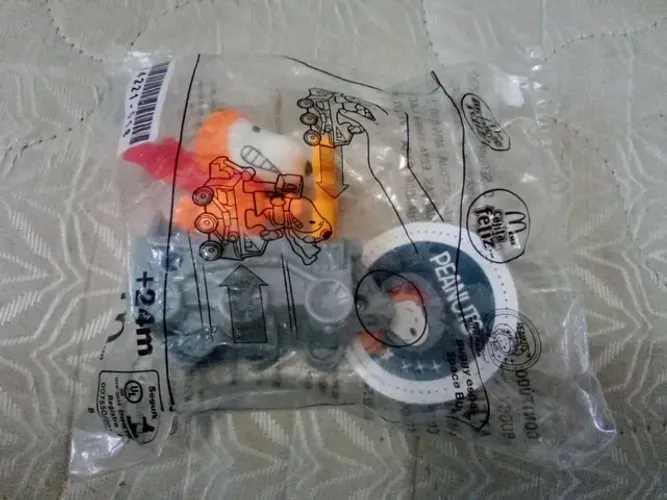 Boneco Buggy espacial MC lanche feliz 2019 Snoopy McDonald's lacrado no plástico