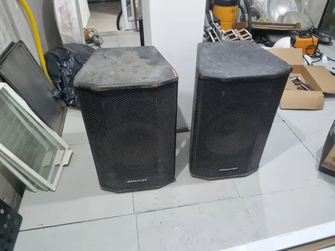 Caixas de Som uma ativa e outra passiva Oneo