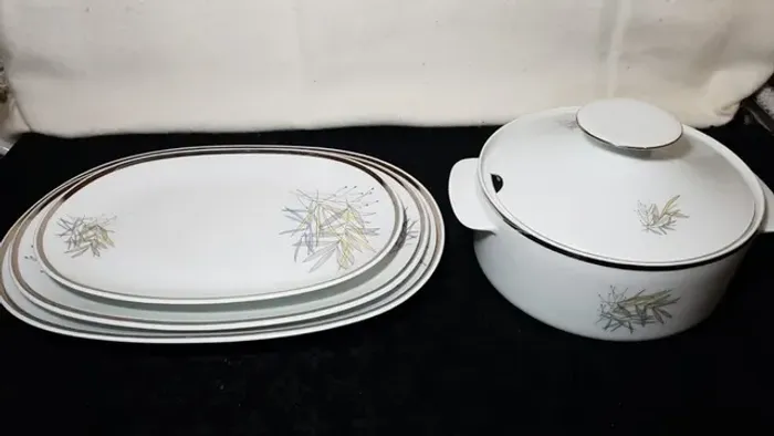 Sopeira E Travessas Em Porcelana Renner
