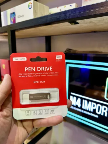 PEN DRIVE TOMATE - 128GB /DISPONÍVEL A PRONTA ENTREGA.