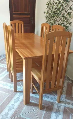 Conjunto de mesa de jantar com 6 cadeiras na promoção!!!