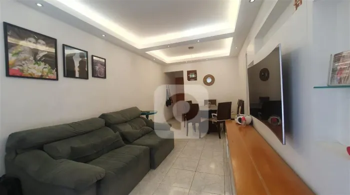 Apartamento com varanda.