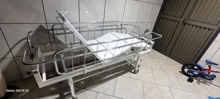 Cama hospitalar com 02 Manivelas