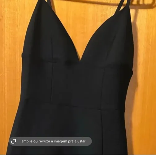 Vestido preto Midi elegante