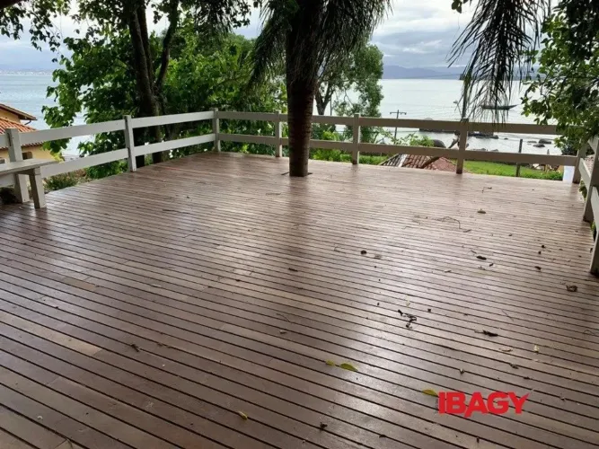 Oportunidade! Casa em Sambaqui - Florianópolis