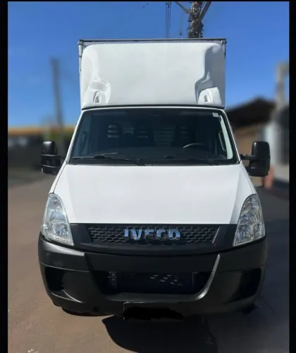 Iveco 35s14 baú seco ano 2013