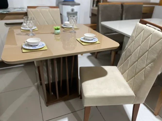 Mesa de jantar 4 cadeiras tampo de vidro
