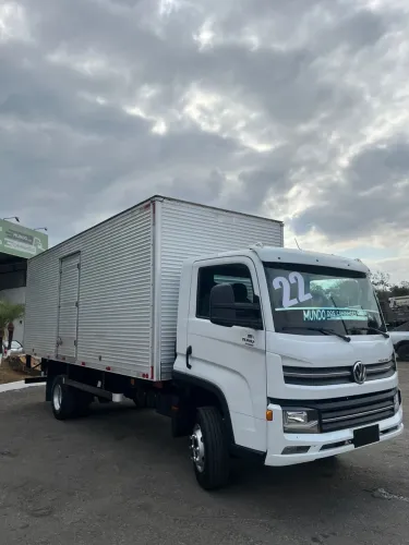 Caminhão bau VW 11-180