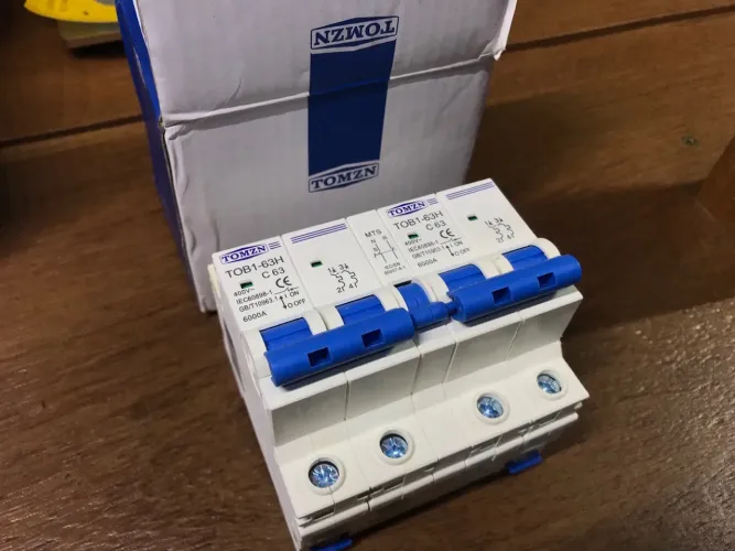 Chave disjuntor de trânsferência manual 63A gerador solar