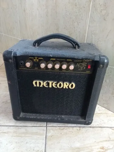 Caixa Amplificadora Meteoro Atomic Drive ADR20 (DEFEITO - LEIA A DESCRIÇÃO)