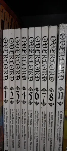 Mangás Overlord 1-8 e 11