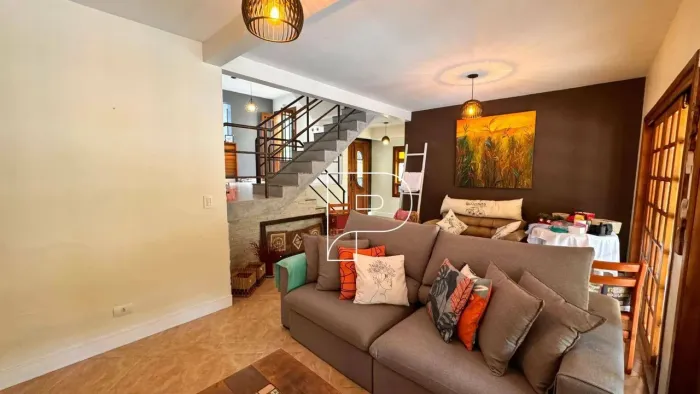 CASA EM CONDOMÍNIO COM 3 DORMITÓRIOS | 200 m² POR R$ 1.280.000 - GRANJA VIANA/SP
