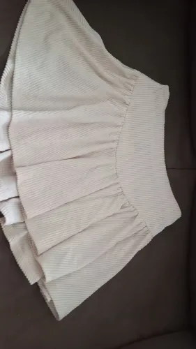 Saia branca de tecido leve