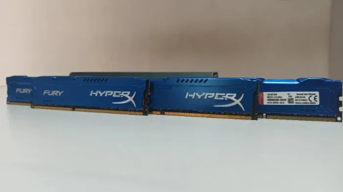 Kit 32Gb de Memória RAM, 4x8Gb DDR3 HyperX Fury Azul 1600Mhz, aceito cartão
