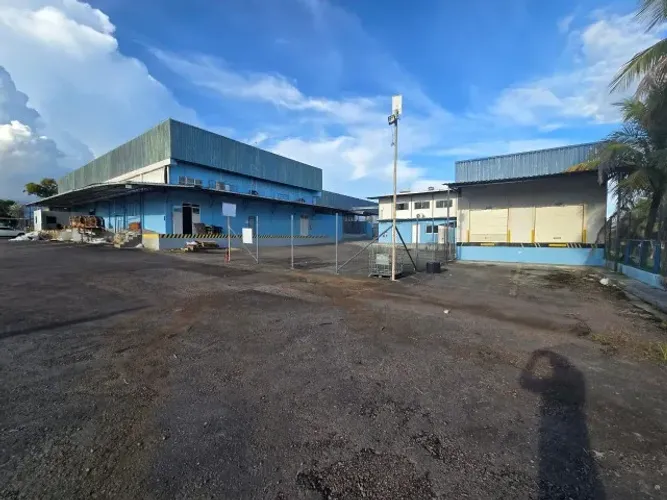 Excelente Galpão 3.000m² Construidos e 15.000m² de Terreno c/ 2 Câmaras de 100Ton