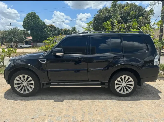 Mitsubishi Pajero HPE Full 3.2 4X4 T.i.dies. 5P AUT 2016