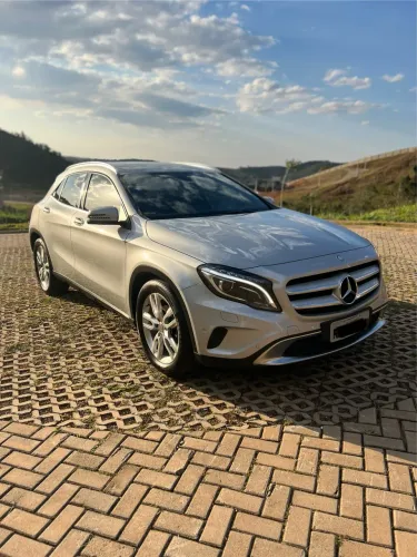 Mercedes-Benz GLA 200 2015