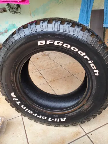 Pneu BF 275 65 18